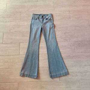 Sneak Peek Light Wash Stretchy Flare Jeans High Rise 70s 5 Denim Bell Bottoms